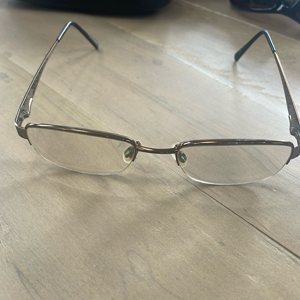Woman’s Elle Frames